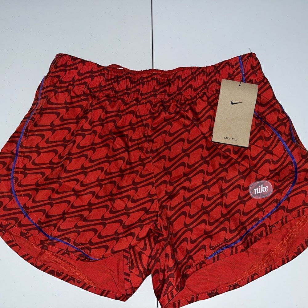 NWT Nike Women’s Running Shorts - Picture 5 of 7